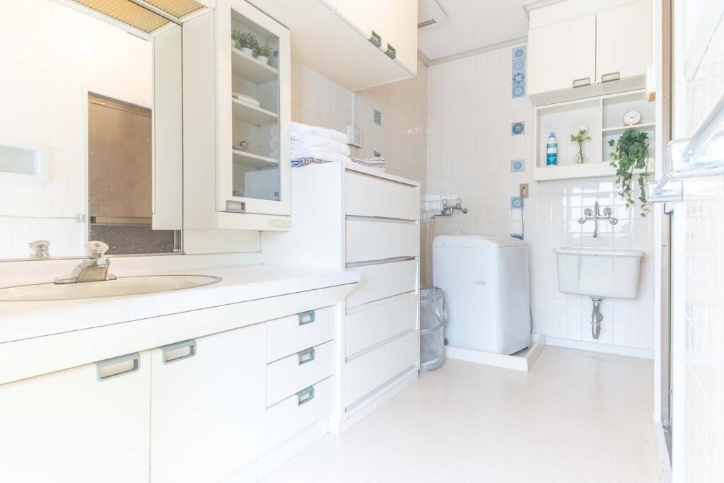 Sanacion Motomachi 7 なんばで150平米の広々空間 最大14名 Netflix見れます Apartment *