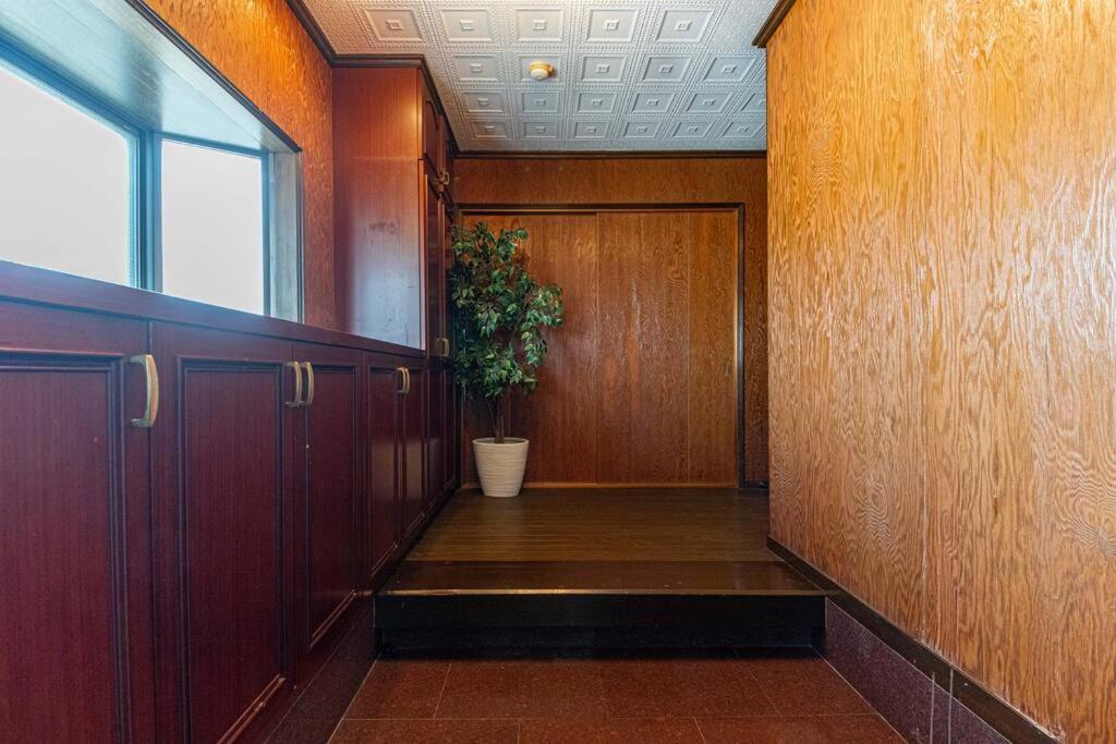 Sanacion Motomachi 7 なんばで150平米の広々空間 最大14名 Netflix見れます *